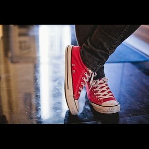 Converse Chuck Taylor’s Women’s size 6